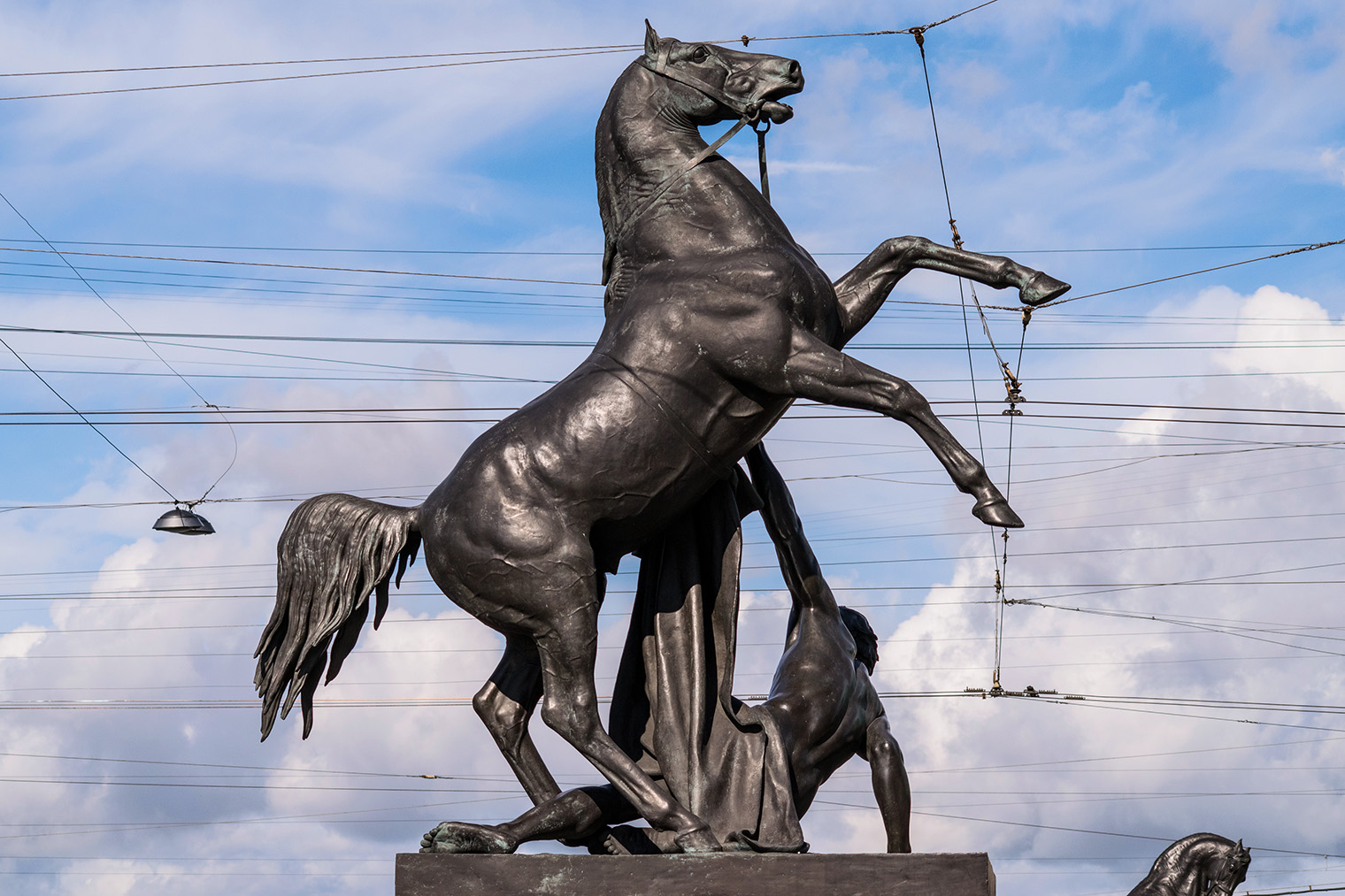 Аничков мост в Санкт-Петербурге фото