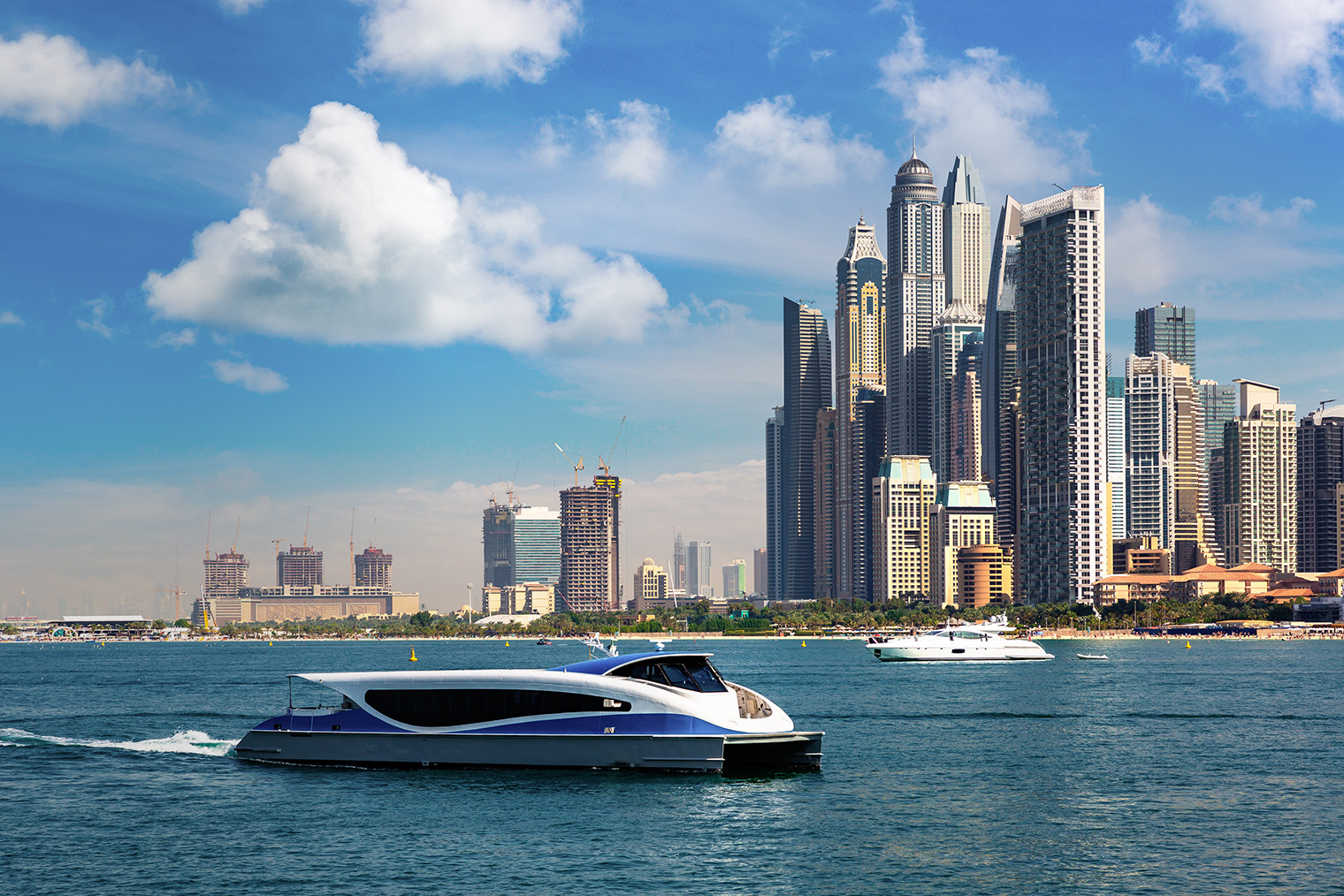 Паром Dubai Ferry. Фотография: bloodua / iStock