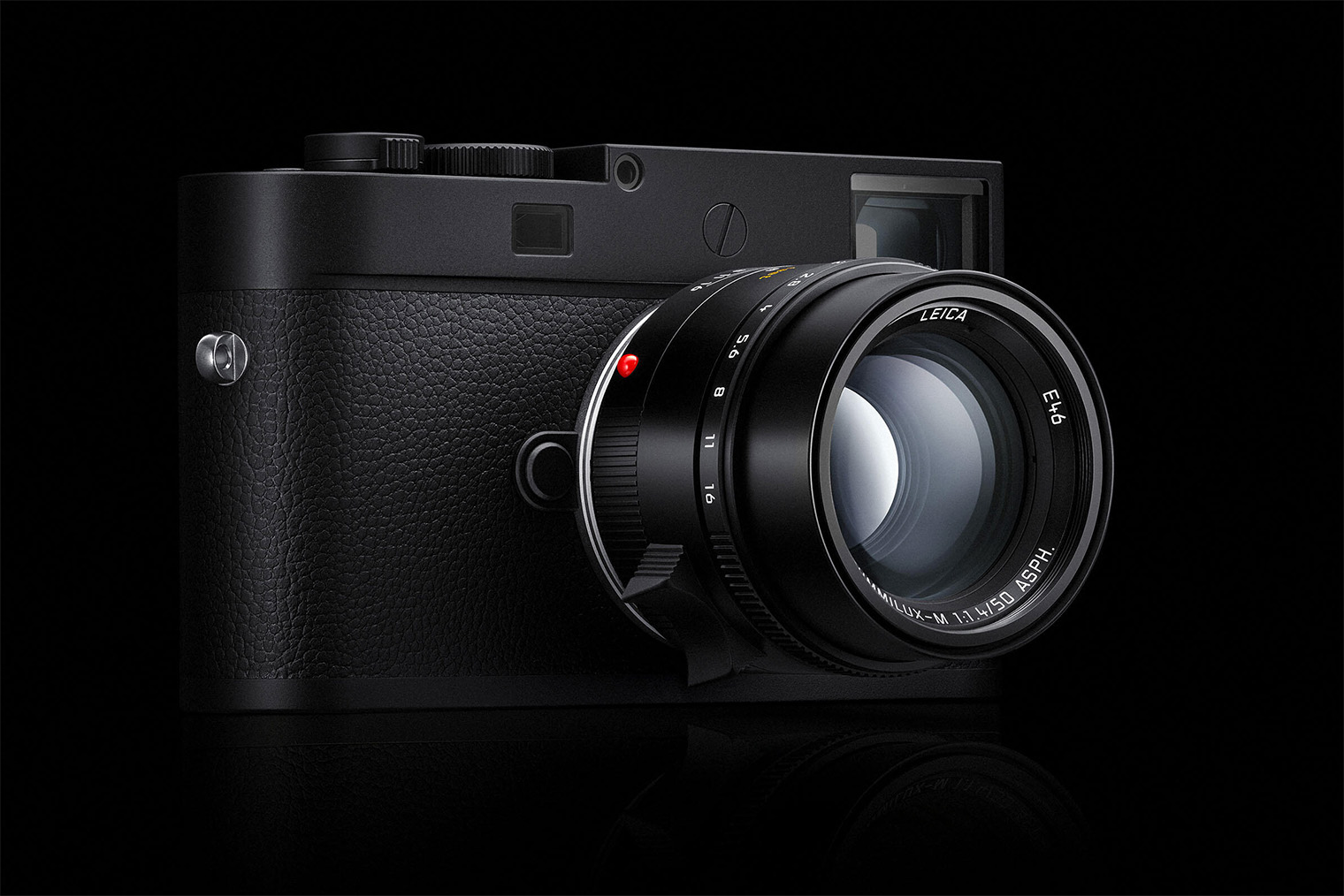 За черно-белую «мыльницу» просят 7000 $. Без объектива. Источник: leica-camera.com