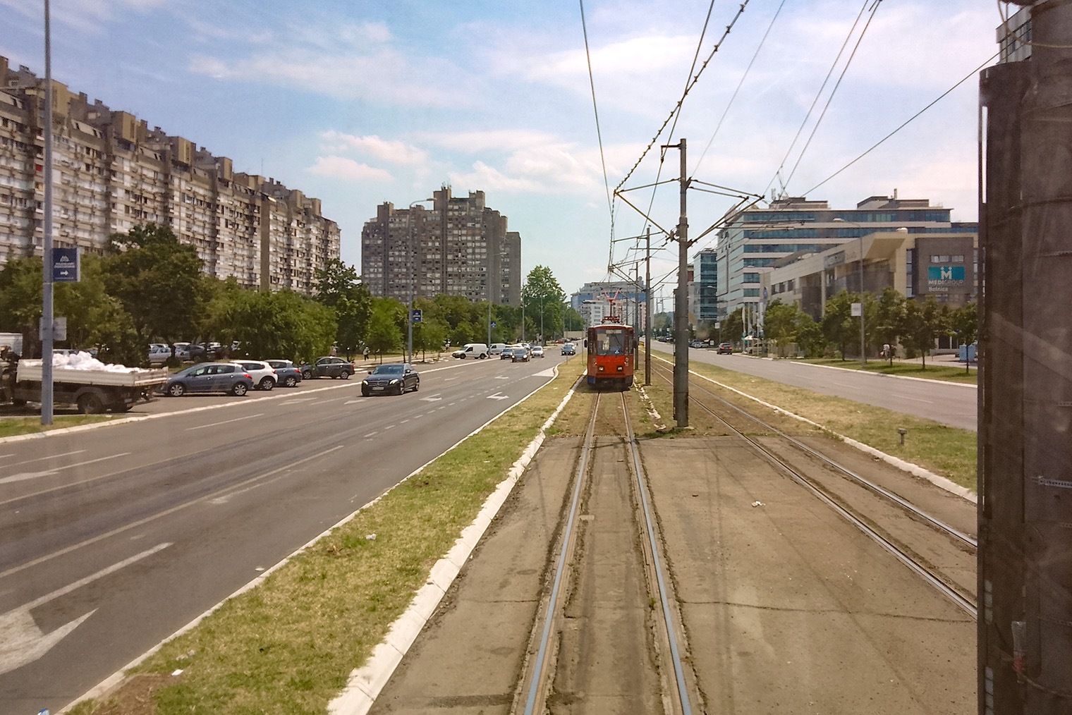 Когда мы приехали в Сербию, сразу принялись изучать районы столицы. Новый Белград отпугнул угрюмыми пейзажами