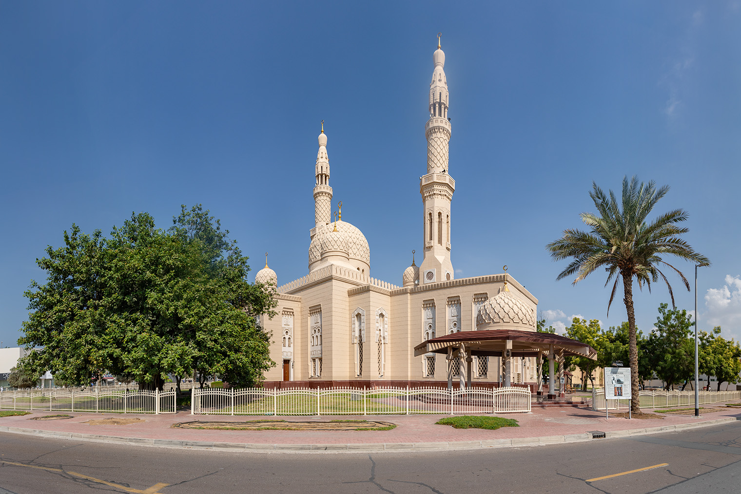 Мечеть Джумейра. Фотография: brunocoelho / Shutterstock / FOTODOM