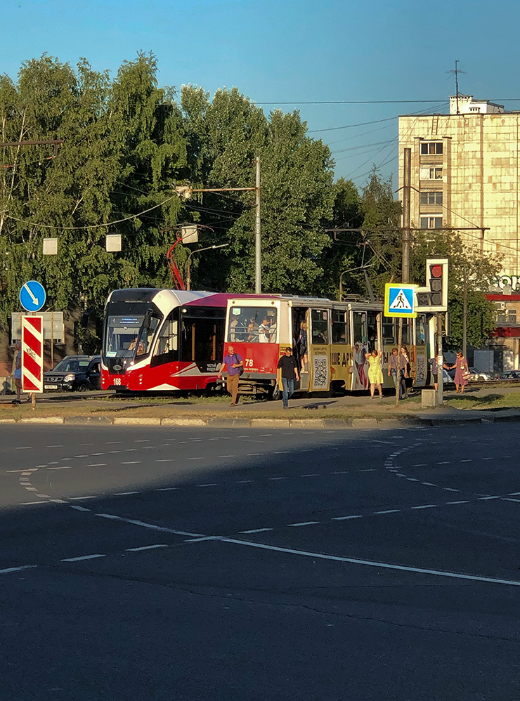 Трамваи разных поколений в Череповце