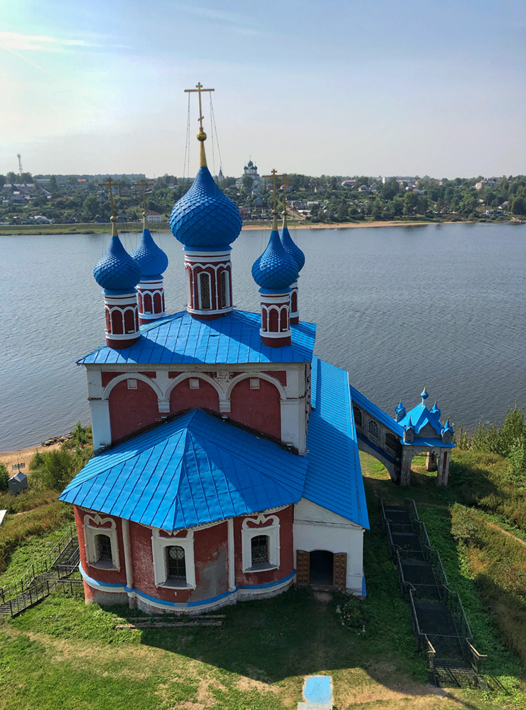 Церковь на Романовской стороне