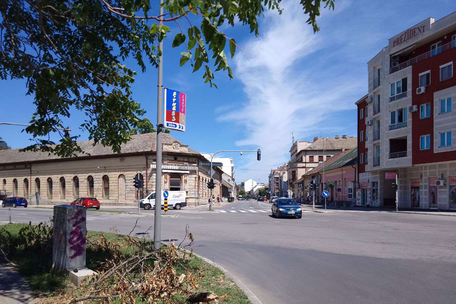 Если хочется реже видеть машины, переезжайте в Нови⁠-⁠Сад. В городе спокойное автомобильное движение и нет пробок. В Белграде тоже не лихачат, но в центре и Новом Белграде высокий риск постоять в пробках