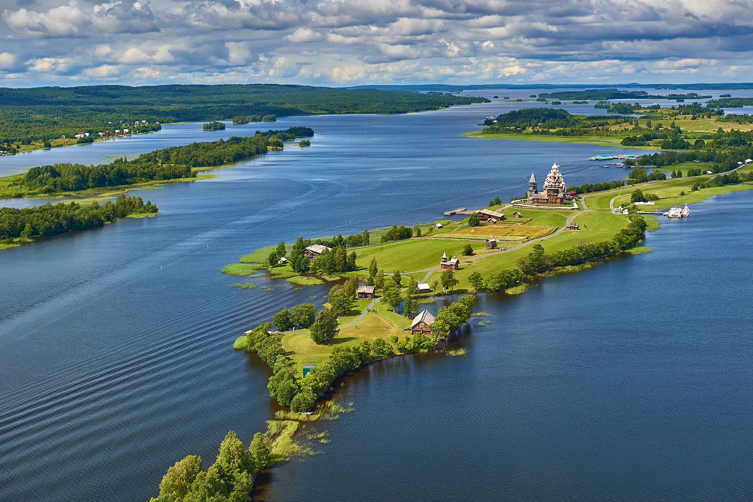 Вид на остров Кижи с высоты. Фотография: Alvov / Shutterstock / FOTODOM