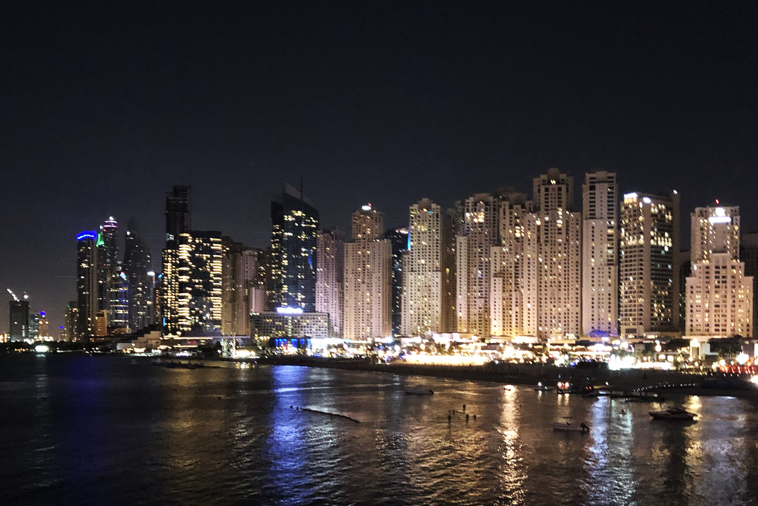 Вид с моста на комплекс Jumeirah Beach Residence