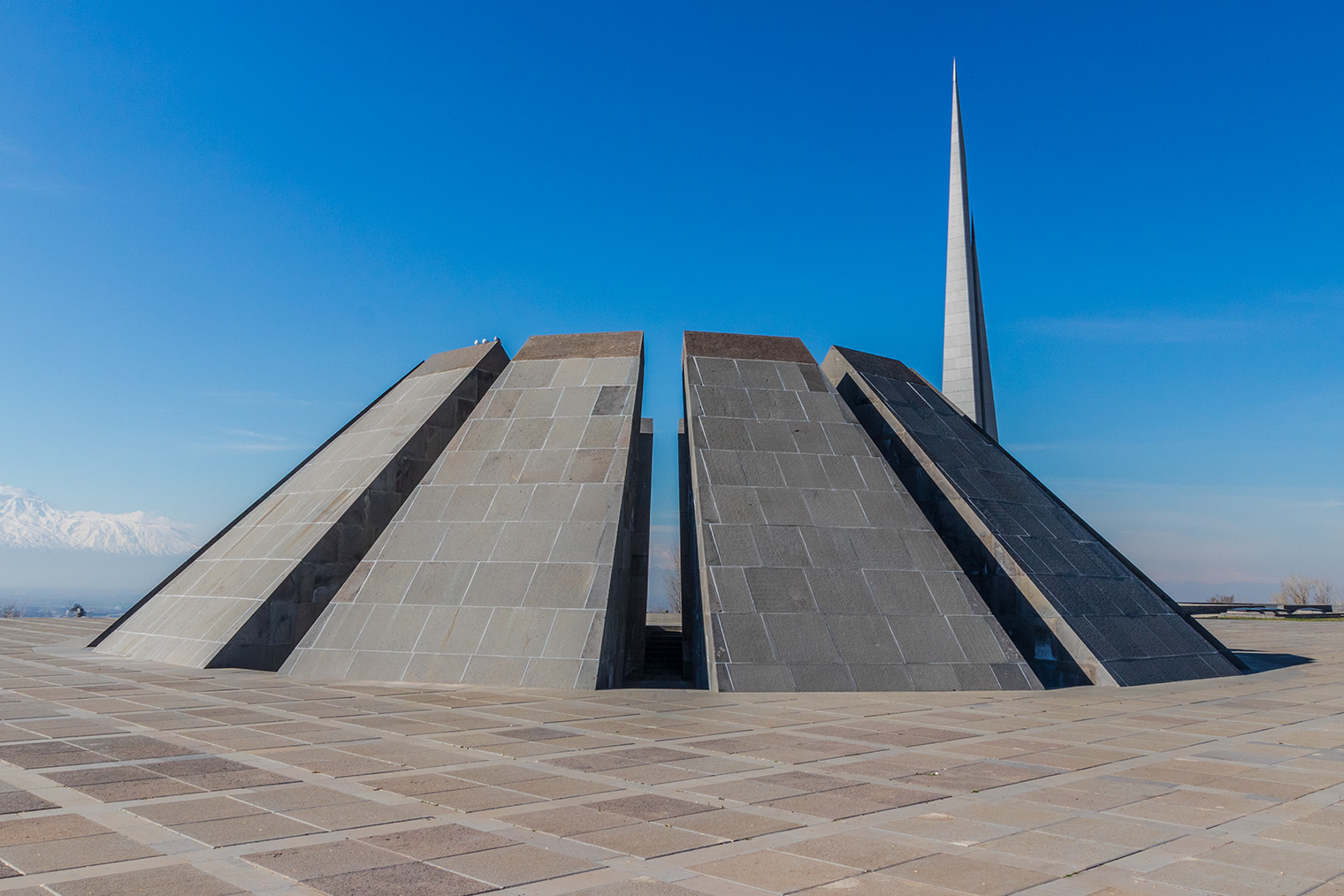 Мемориал «Цицернакаберд». Фотография: Matthias Süßen / Wikipedia