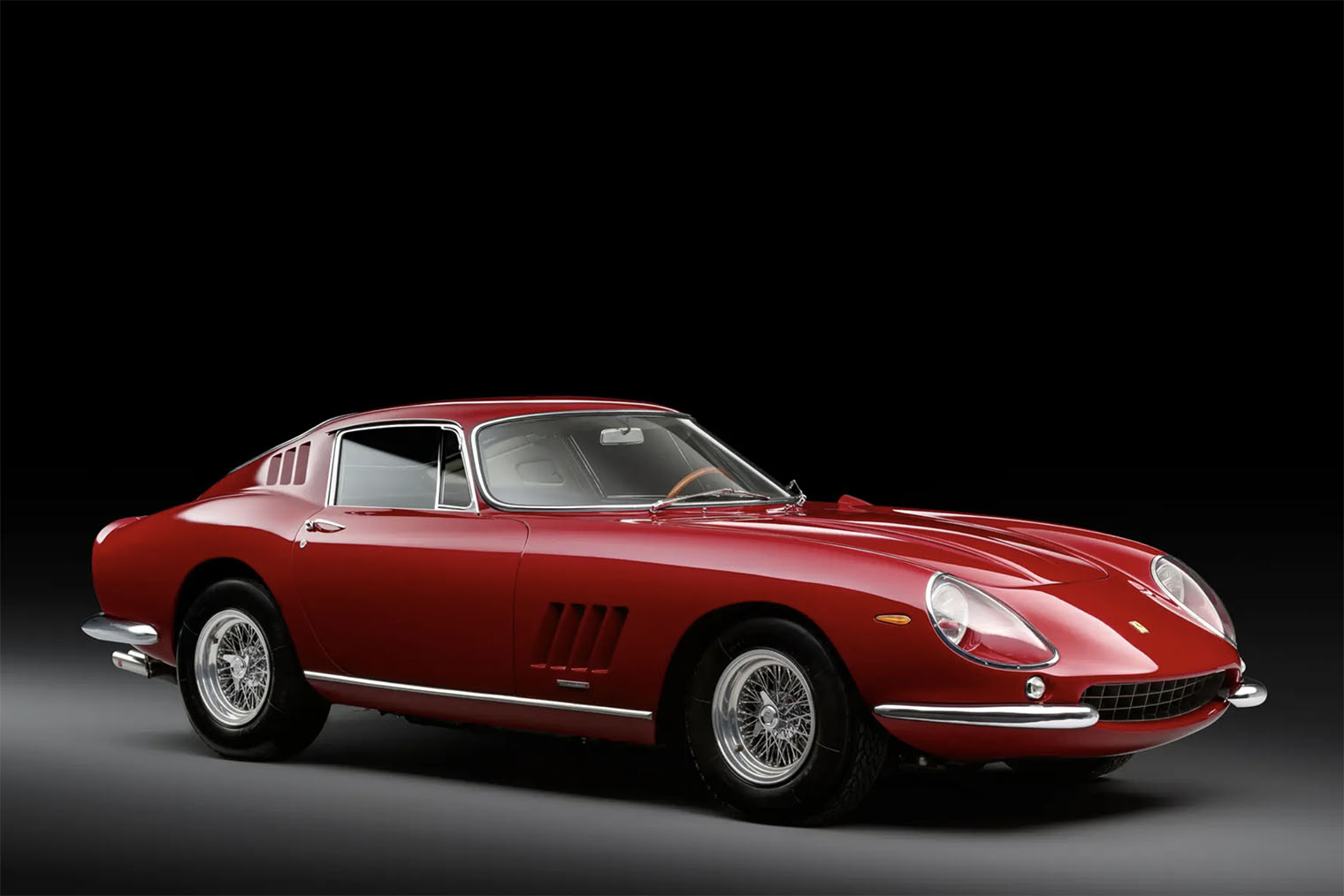 Эта Ferrari 275 GTB/4 принадлежала Стиву Маккуину, культовому американскому актеру 1960-х. Фотография: / Tim Scott / rmsothebys.com