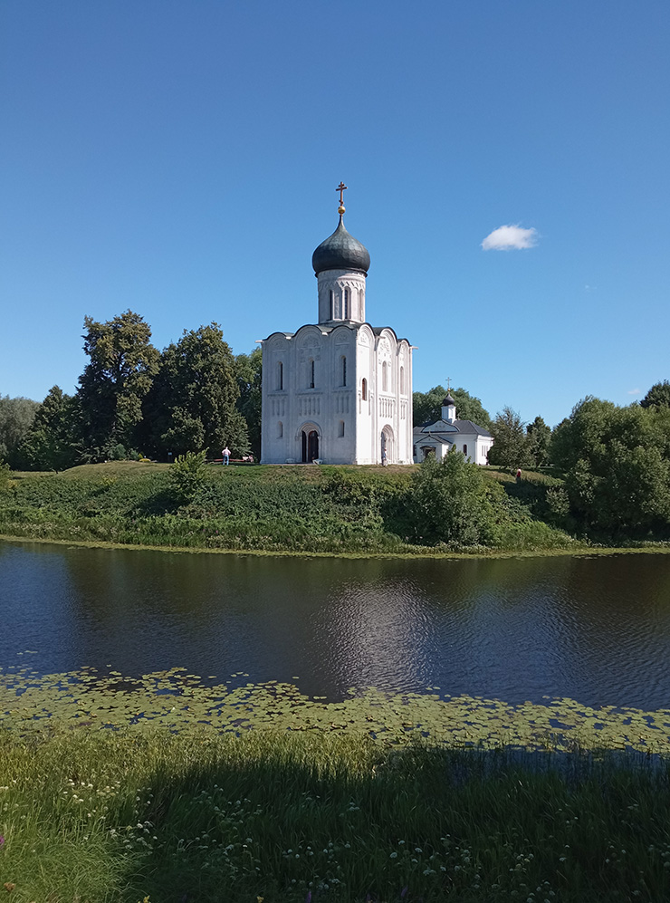 Церковь Покрова-на-Нерли построили в 1165 году