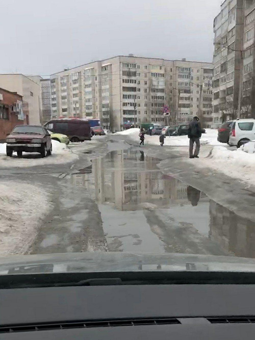 В наших с друзьями фотоархивах совсем мало карельских дорог