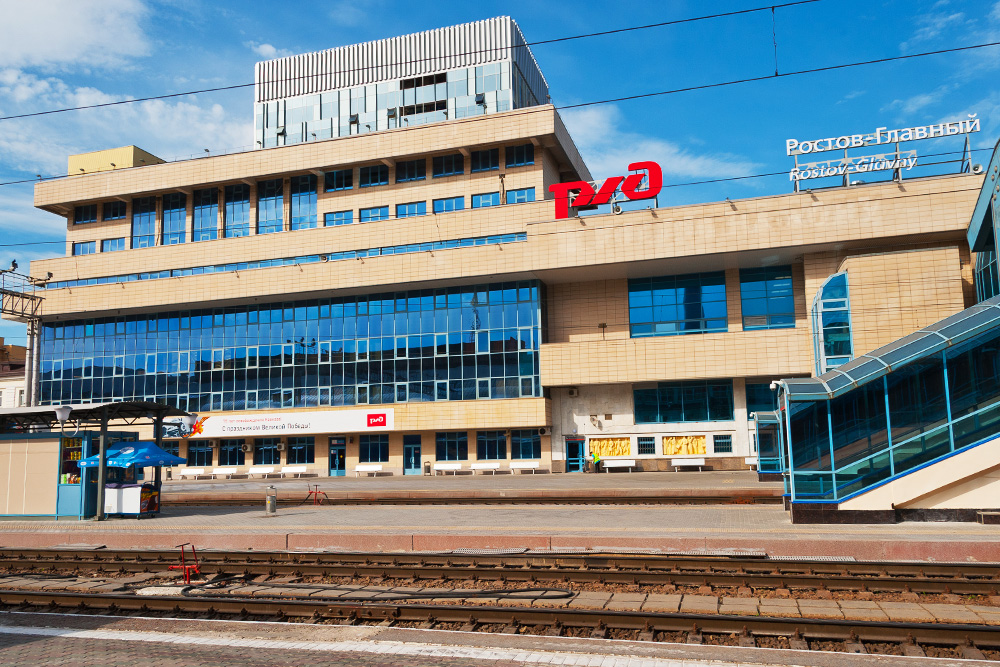 Из Москвы я приехала на станцию «Ростов-главный». Фото: Yuri⁠-⁠D3 / Shutterstock