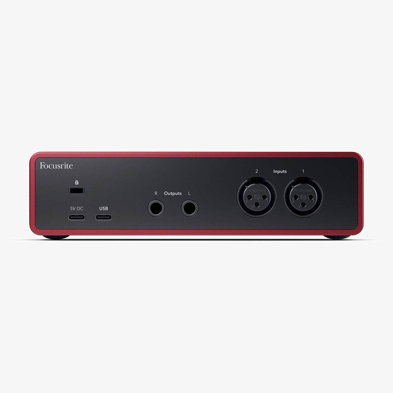 Задняя часть аудиокарты Focusrite Scarlett 2i2: она может выводить цифровой сигнал с музыкального инструмента или компьютера на аналоговый RCA или XLR. Источник: market.yandex.ru