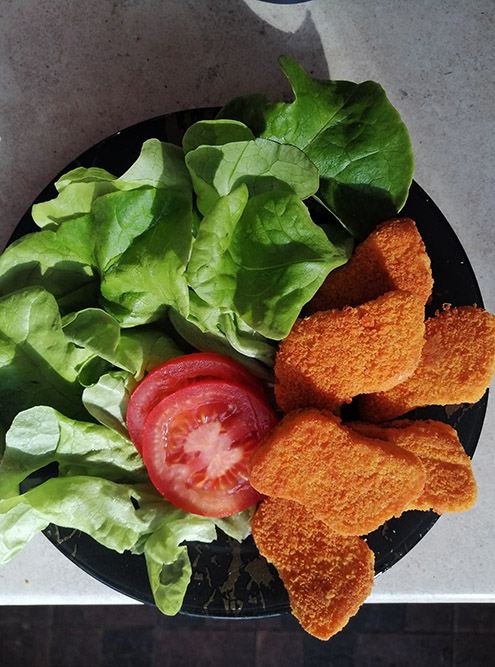 Мясные наггетсы все разной формы, растительные — одинаковой