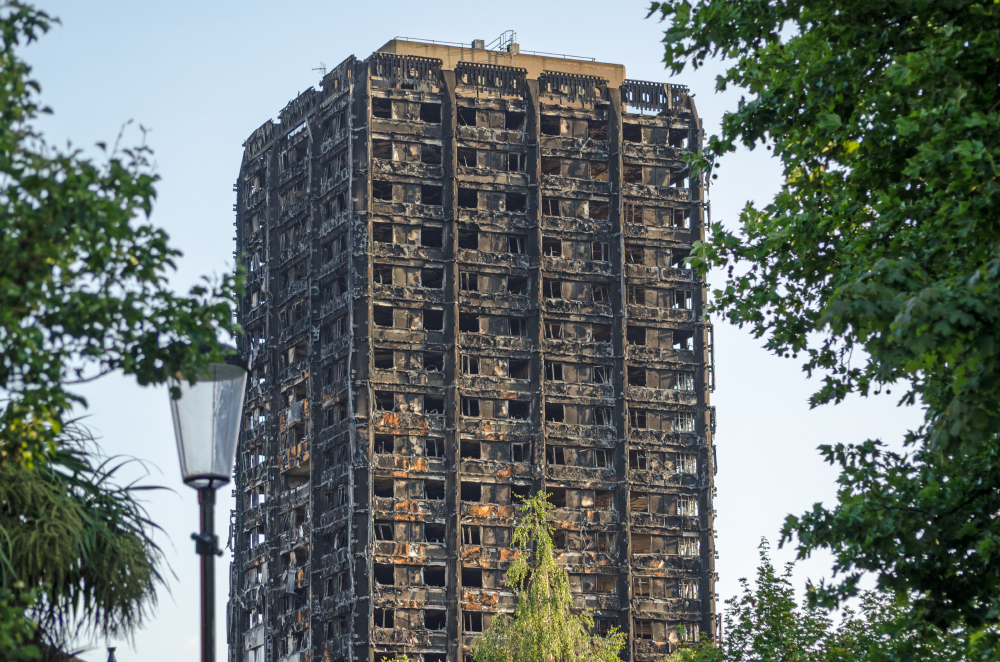 Пожар в лондонском небоскребе Grenfell Tower в 2017 году. Возгорание началось в холодильнике марки Hotpoint Ariston. Источник: BasPhoto / Shutterstock