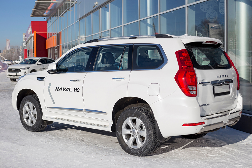 В рамном внедорожнике Haval H9 узнают черты Toyota Land Cruiser Prado. Источник: Tikhomirov Sergey / Shutterstock