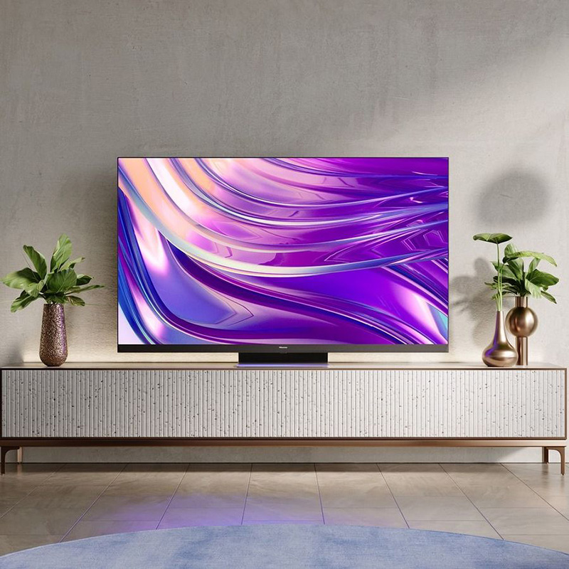 Hisense U8HQ (2022) с QLED⁠-⁠матрицей. Яркий, с насыщенными цветами и неплохим HDR. Отлично подходит для игр за счет небольшого времени отклика и высокой частоты обновления экрана. Источник: citilink.ru