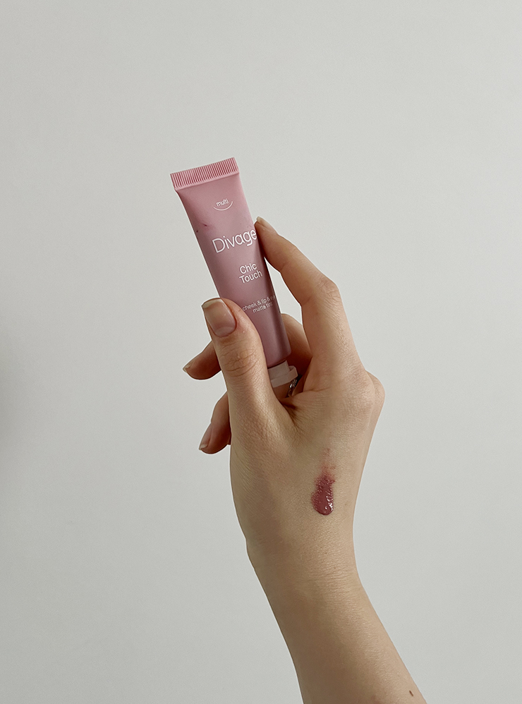 Праймер Shik Face Primer, CC⁠-⁠крем Geltek SmartColor, корректор Organic Kitchen «Звездатый взгляд», тинт Divage Chic Touch Matte Tint, хайлайтер Darling Go Glow