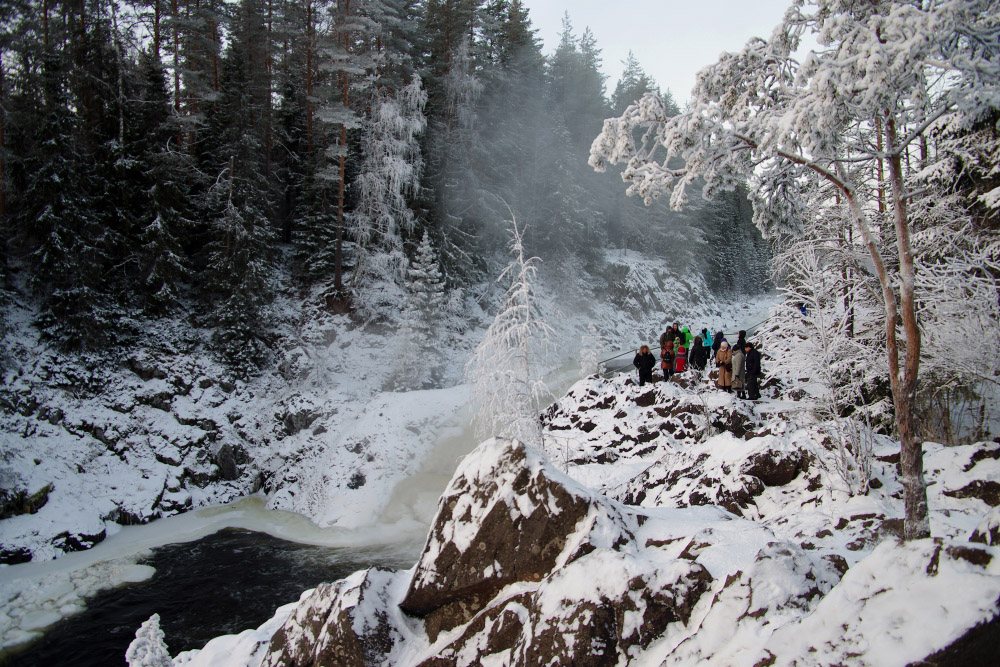 Смотровая площадка у водопада Кивач. Фотография: Natalia Sidorova / Shutterstock / FOTODOM