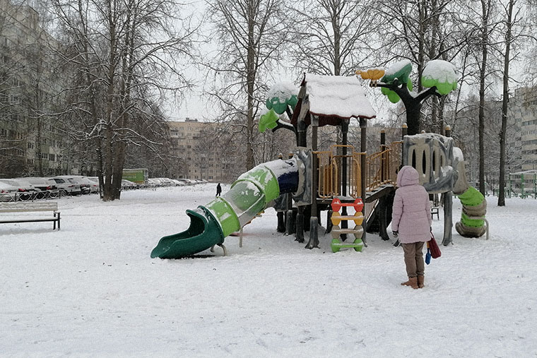 Площадка подальше