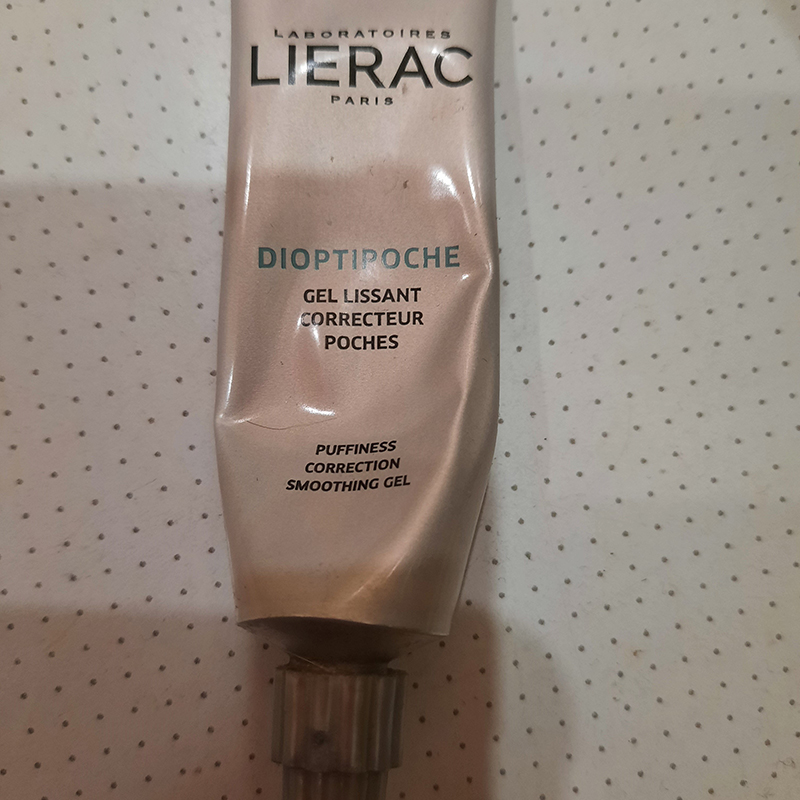 Чем я только не мажу веки! Сейчас у меня гель Lierac Dioptipoche