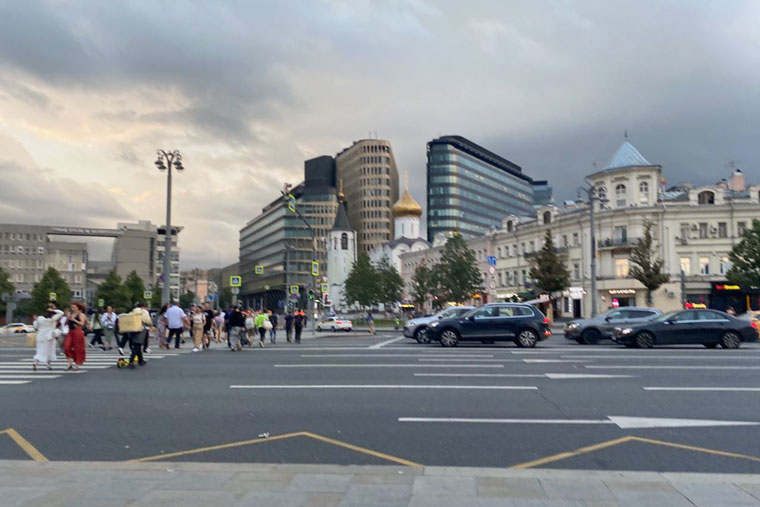 Красивый пейзаж с закатом у метро «Белорусская»