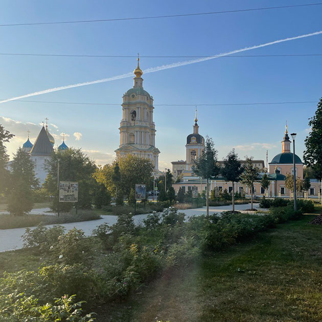 Монастырь около дома. Особенно хорош в летнее время, поэтому фото лета 2023 года