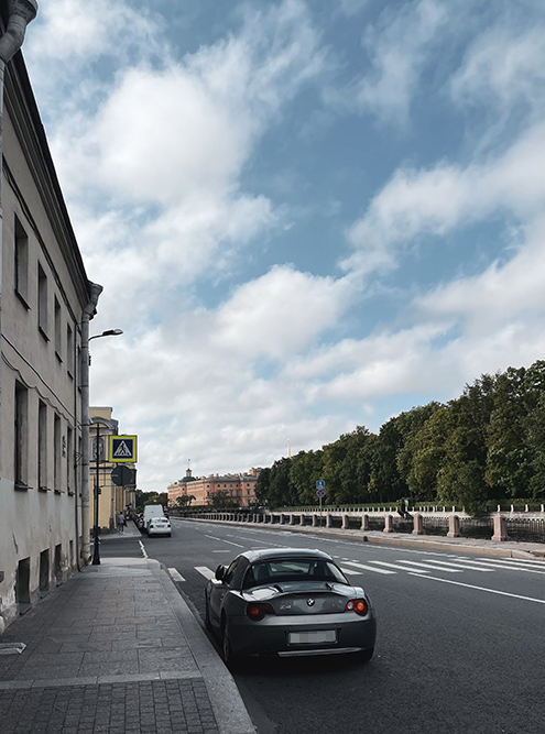 BMW Z4 — крутая тачка, сфоткал по дороге на работу