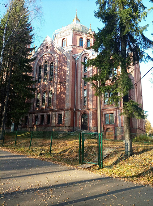 Хотя Мичуринский парк прекрасен в любое время года