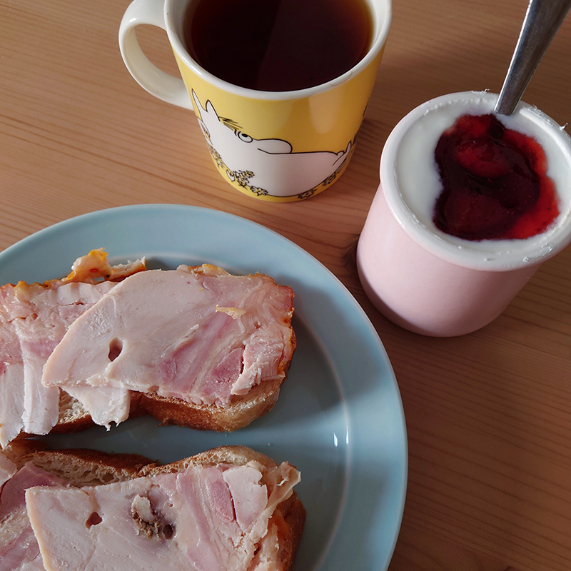 А в керамическую баночку из⁠-⁠под йогурта я потом посажу какой⁠-⁠нибудь суккулент