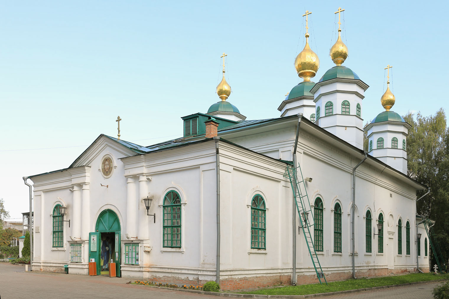 В Воскресенском соборе есть православная библиотека и воскресная школа. Фотография: 17rst / iStock