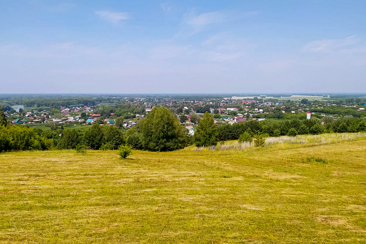 Вид с горы Пикет на село Сростки