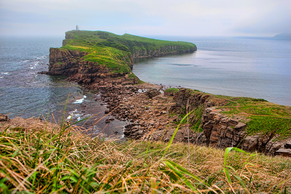 Мыс Тобизина — одно из самых популярных мест в Приморье. Фото: Eva Mont / Shutterstock