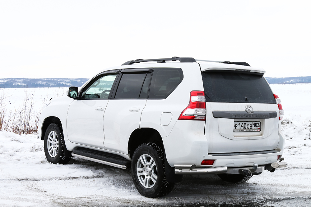 Toyota Land Cruiser Prado. Источник: Art Konovalov / Shutterstock