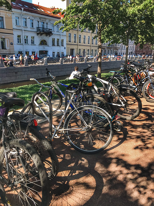 Новая Голландия — одно из моих любимых мест в городе. Если хотите в Европу без визы, вам сюда