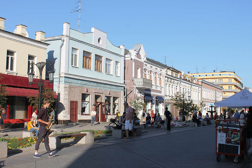 Улица Ленинградская — аналог московского Арбата