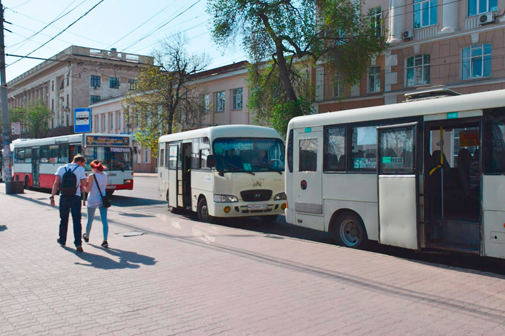 В маршрутках мало места и не всегда чисто, зато остановят, где попросишь