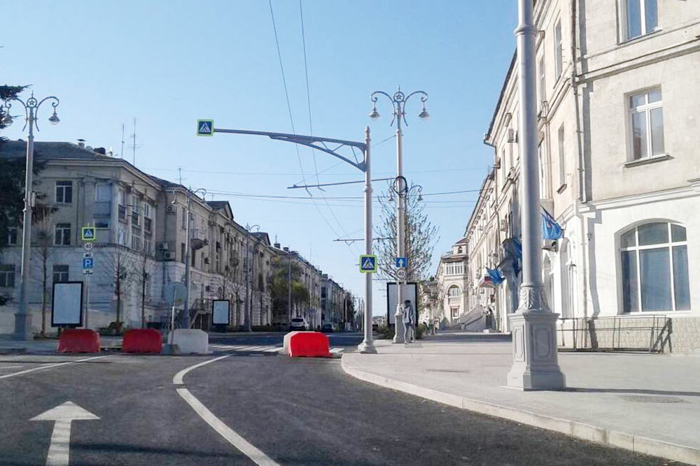 Улица Большая Морская в центре Севастополя