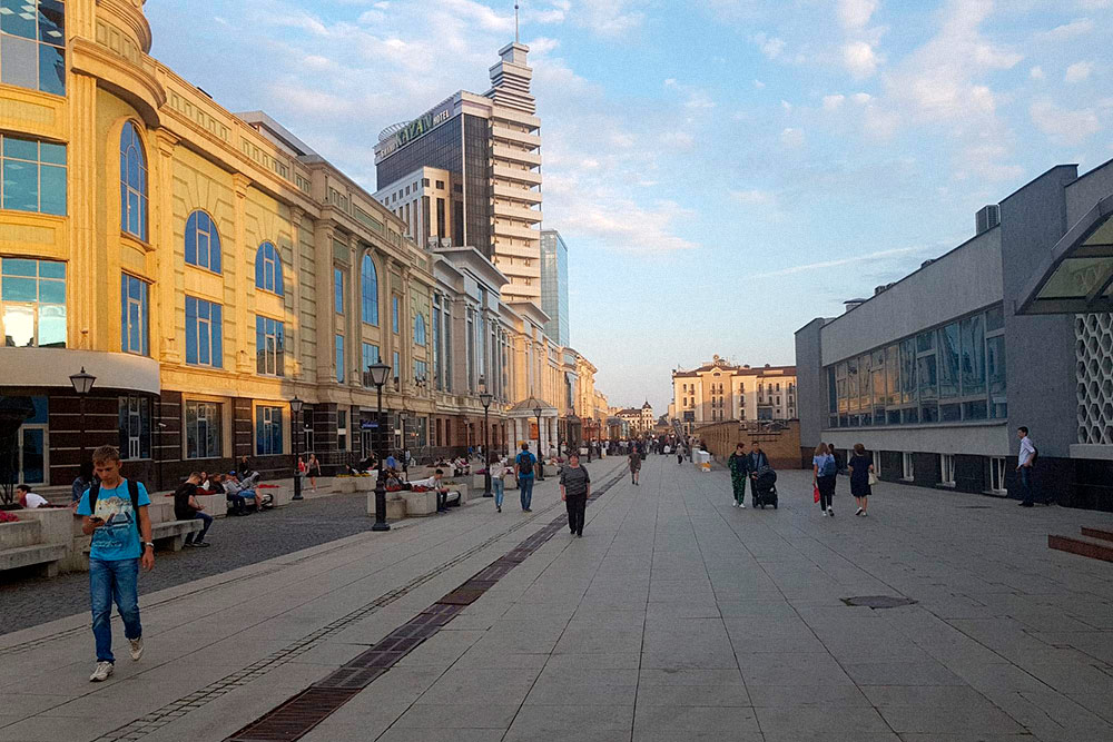 Петербургскую улицу реконструировали при содействии правительства Санкт-Петербурга. Это подарок Петербурга к тысячелетию Казани