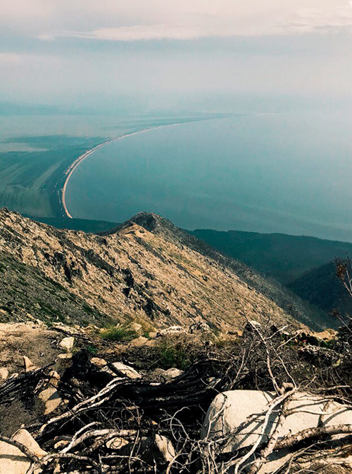 Вид на косу залива с полуострова Святой Нос