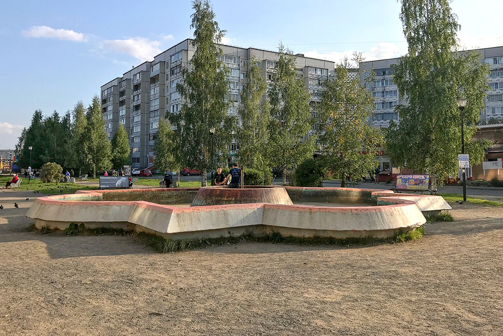 В этом году фонтаны отключили раньше, чтобы сэкономить бюджетные деньги