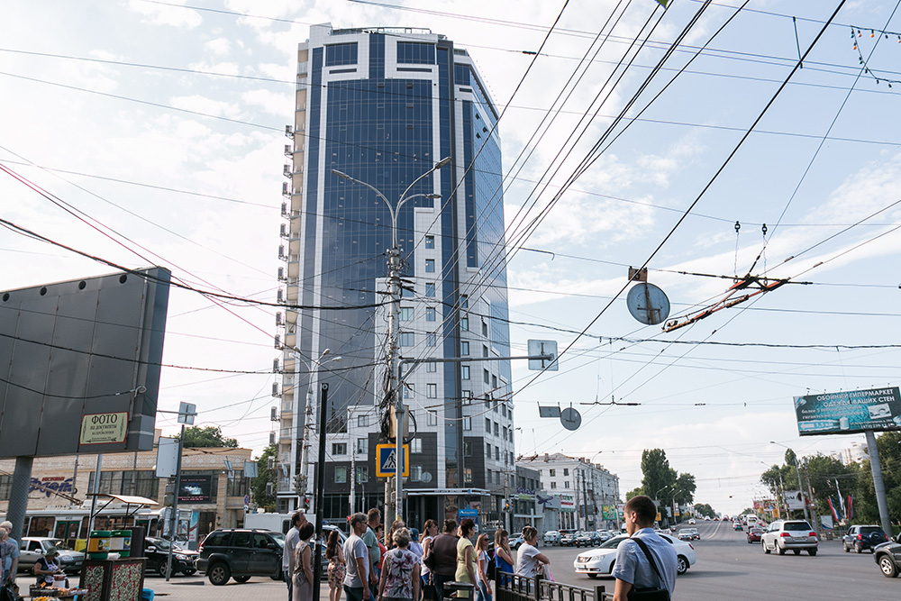 Офис сняли в высотке в центре города