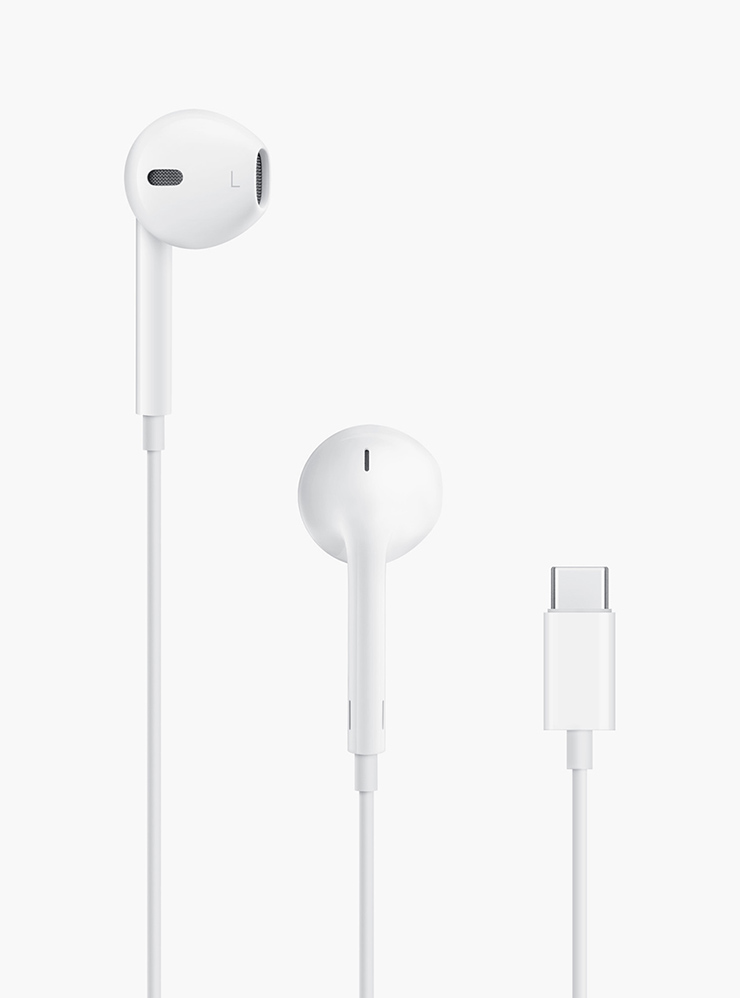 Наушники EarPods c USB⁠-⁠C стоят 20 $ на официальном сайте. Микрофон у них лучше, чем у беспроводных AirPods, так что они могут пригодиться для созвонов или даже записи подкастов