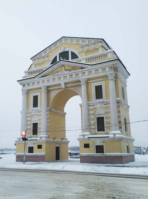 Так выглядят Московские ворота сейчас. Фото сделано примерно с того места, где находилась оригинальная арка