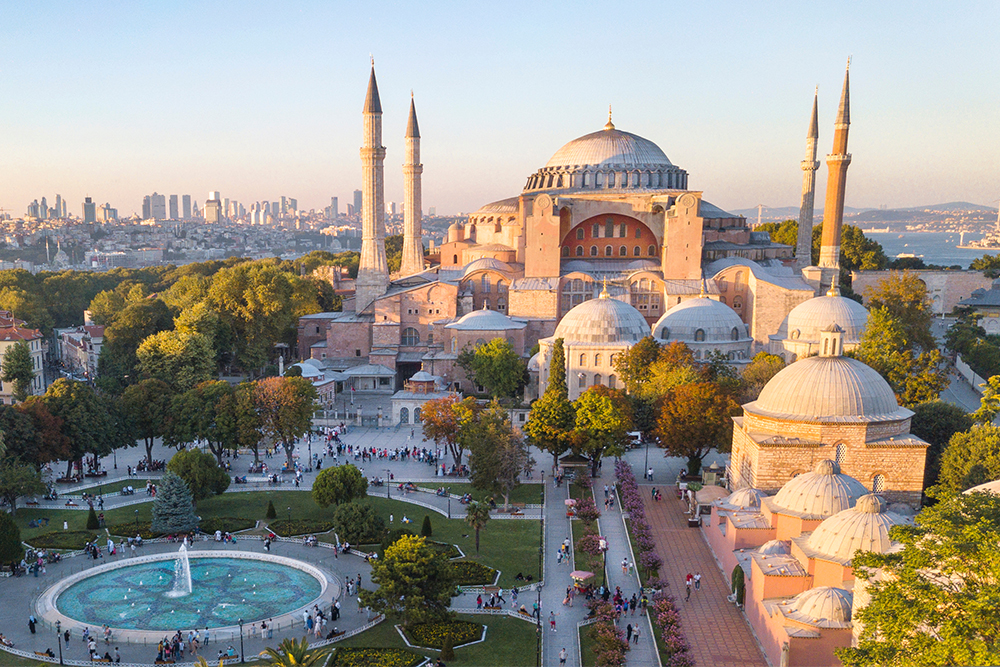 istanbul-three-days-shutterstock_1159885810