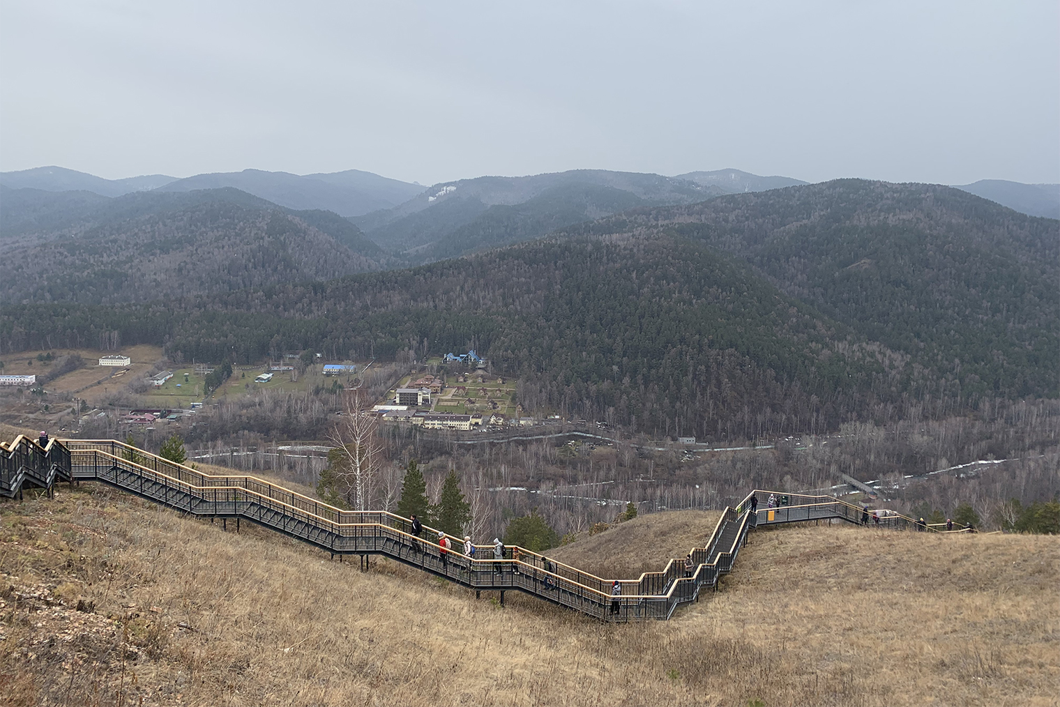 Торгашинский хребет. Самая длинная лестница России