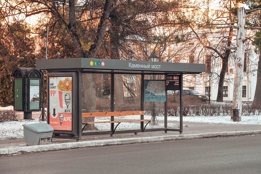 В городе начали появляться «умные» остановки с электронным табло и вайфаем