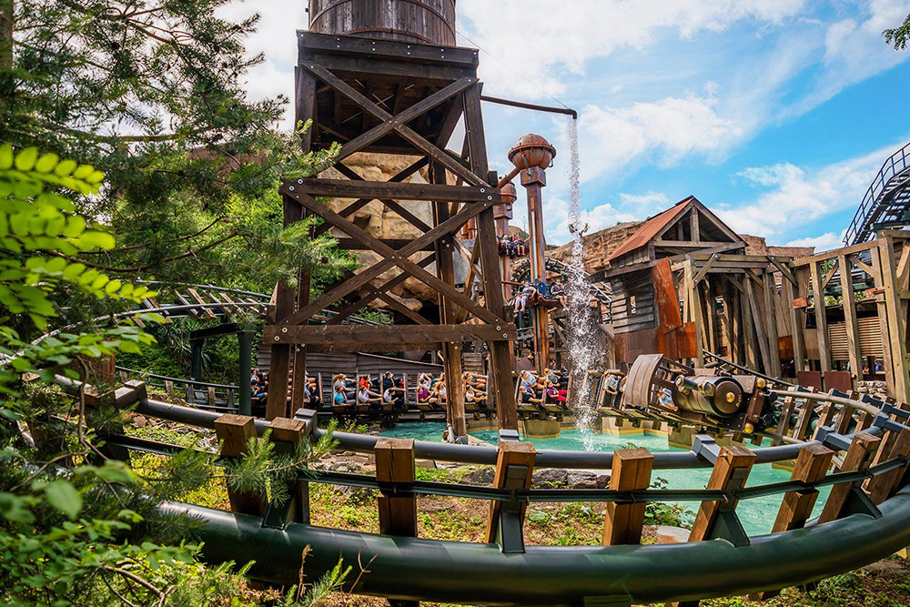 Судя по фото, много аттракционов связаны с водой. Источник: phantasialand.de