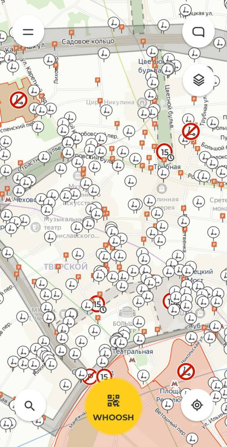 На карте в приложениях можно найти самокаты поблизости и проверить, где именно их можно припарковать