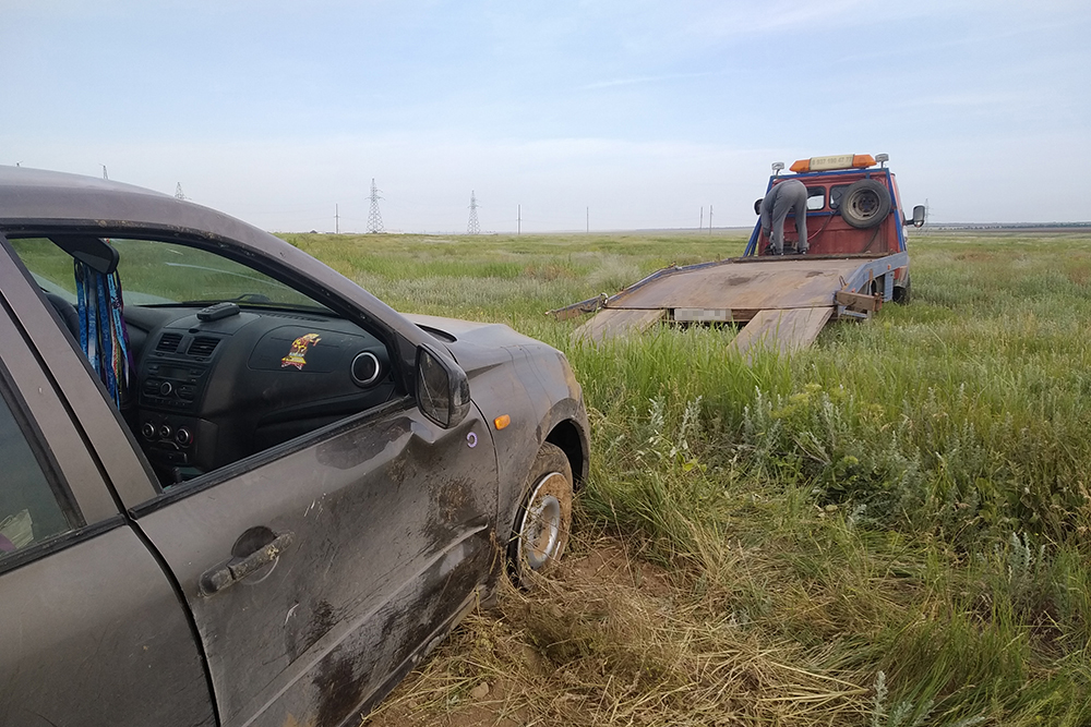 Нам повезло, что ДТП произошло рядом с городом: мы без проблем вызвали эвакуатор