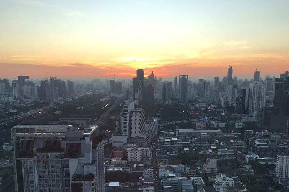 Панорама Бангкока из окна Baiyoke Sky Hotel